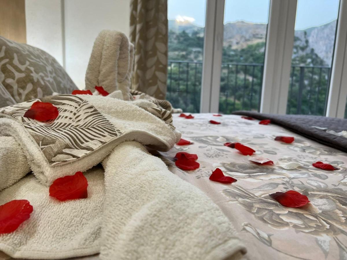 L'Oasi Del Raganello Bed & Breakfast Civita Ngoại thất bức ảnh