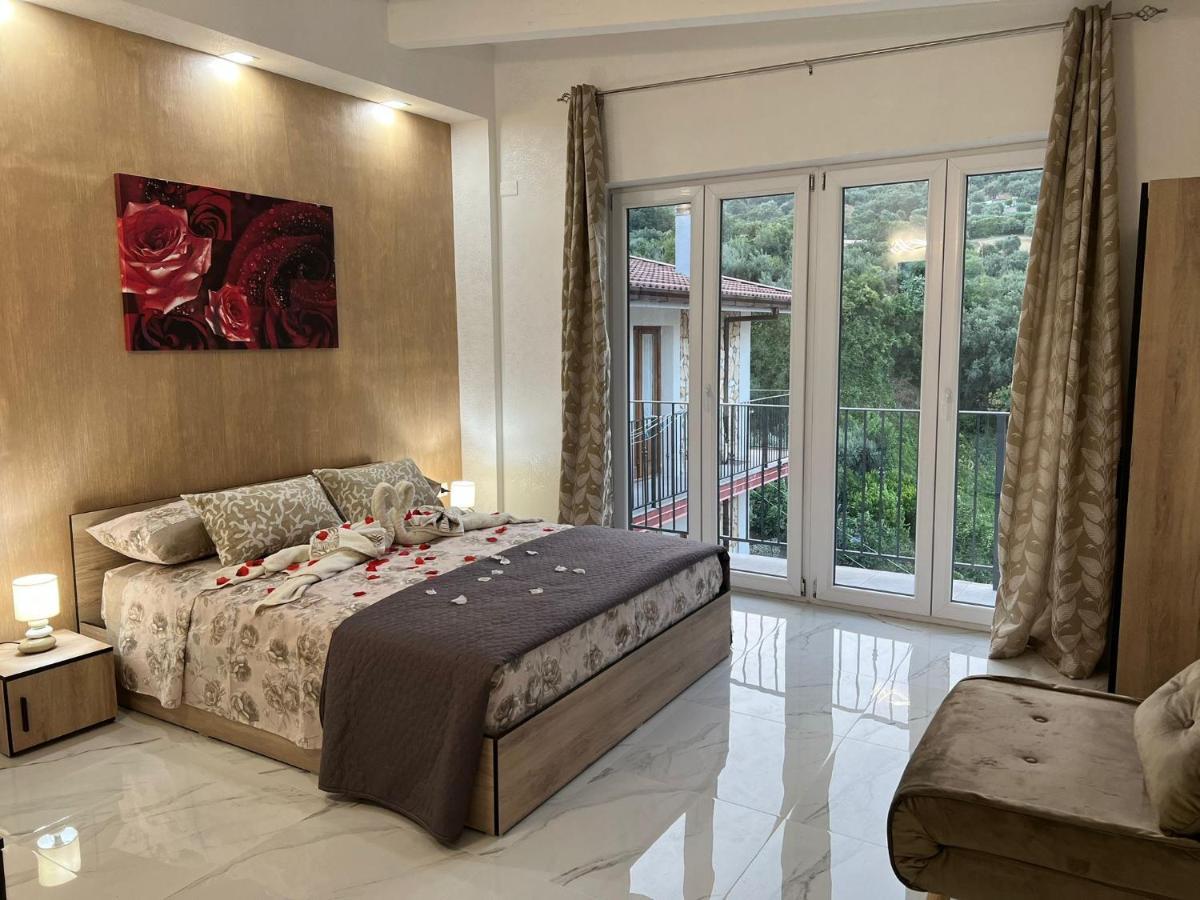 L'Oasi Del Raganello Bed & Breakfast Civita Ngoại thất bức ảnh