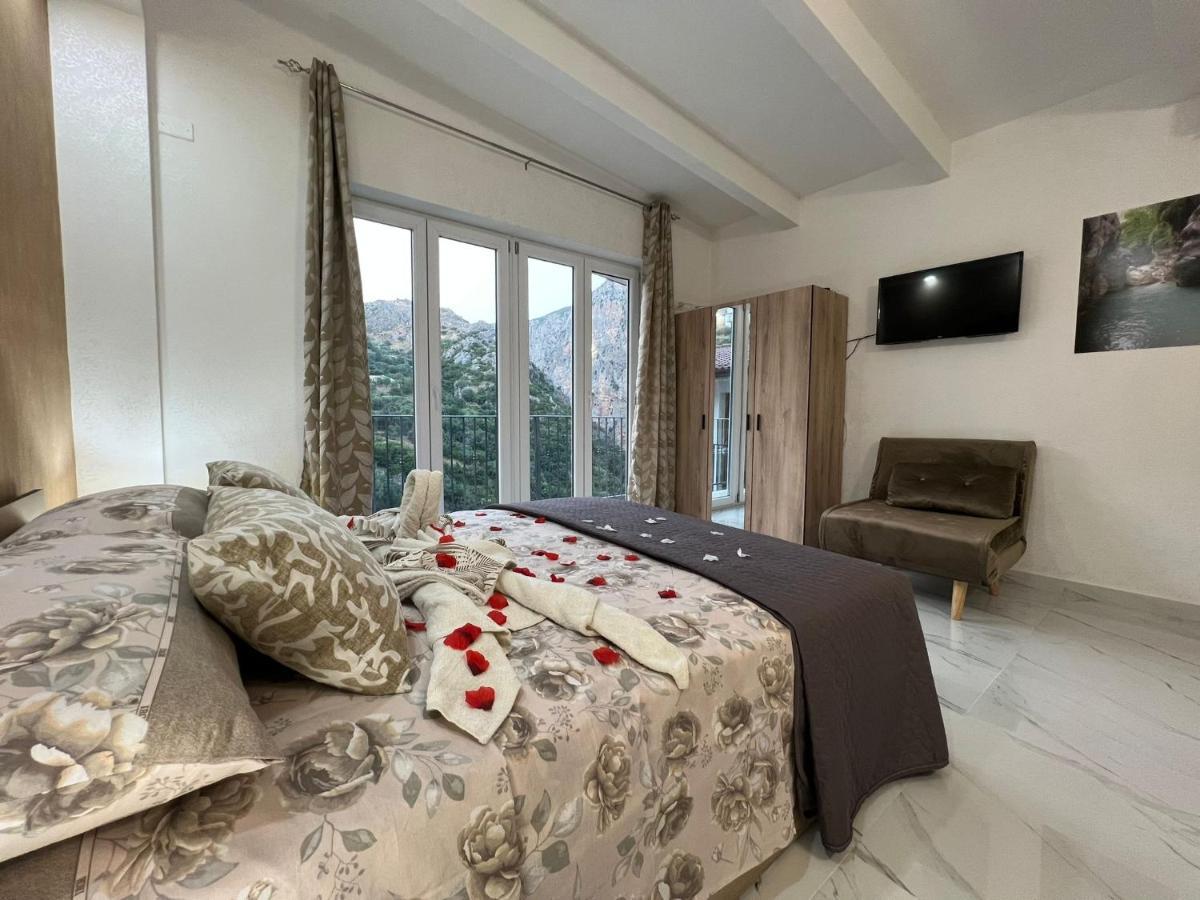 L'Oasi Del Raganello Bed & Breakfast Civita Ngoại thất bức ảnh